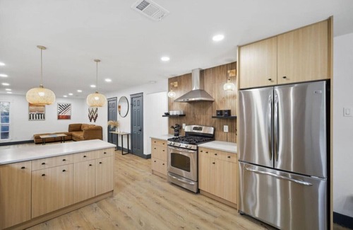 Dallas House | Modern Jungle 5BR Pool W Huge View & Private