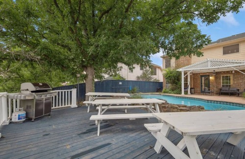 Dallas House | Modern Jungle 5BR Pool W Huge View & Private