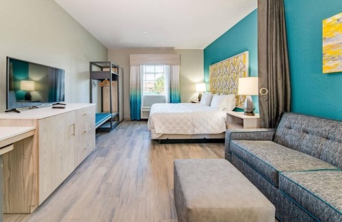 Everglades City Hotel | Modern King Hotel Suite