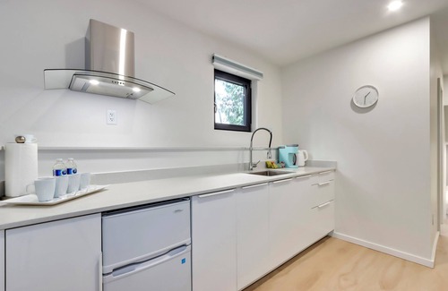 Burnaby House | Modern King-Size Guest Suite