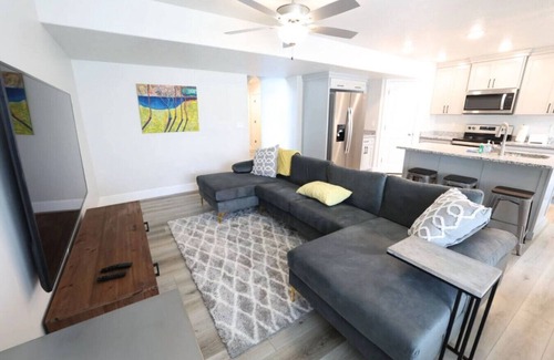 Garden City House | Modern Lake Retreat | Steps to Marina & Adventure