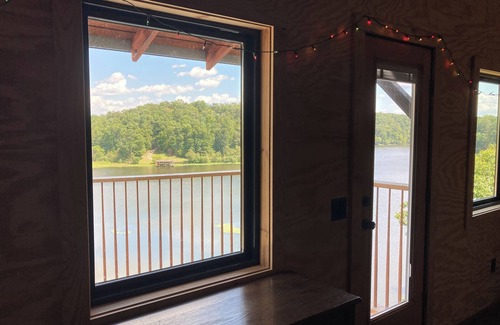 Samantha Cabin | Modern Lakefront Family Cabin with Breathtaking Views on Lake Tuscaloosa