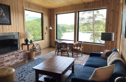 Samantha Cabin | Modern Lakefront Family Cabin with Breathtaking Views on Lake Tuscaloosa