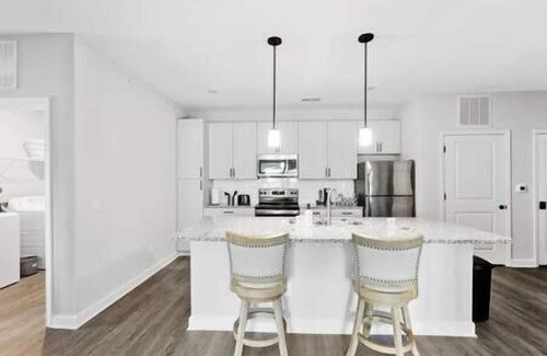 Charlotte Apartment | Modern Living by PNC Pavilion, UNC, Bars, and Grocery Store