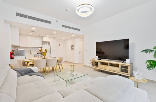 Umm Suqeim 3 Apartment | Modern Living -Near Burj AL Arab Close to Beach