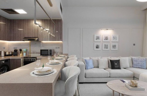 Jumeirah Lake Towers Apartment | Modern Living w/Premium Amenities close to Marina