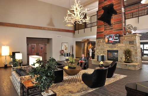 Independence Hotel | Modern Lodge with Natural Atmosphere: Next to Missouri River | 2 Units