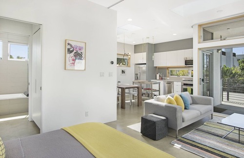 Venice Apartment | Modern Loft in the Heart of Venice Beach