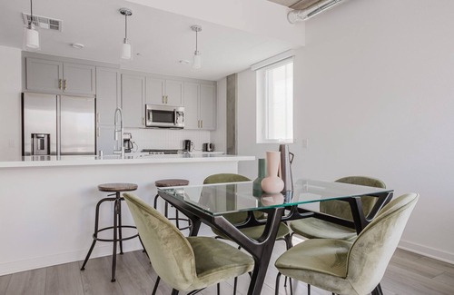 Downtown Long Beach Apartment | Modern Long Beach 2BR w/Pool & Gym, nr beach, by Blueground