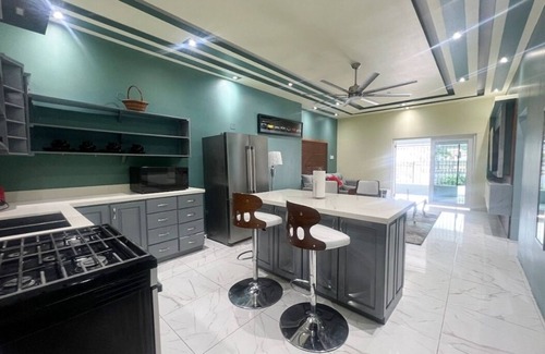 Saint Andrew House | Modern Lux 2Bedroom Secured