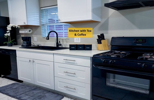 Spring Branch West House | Modern Lux 3 Bedroom House near City Center