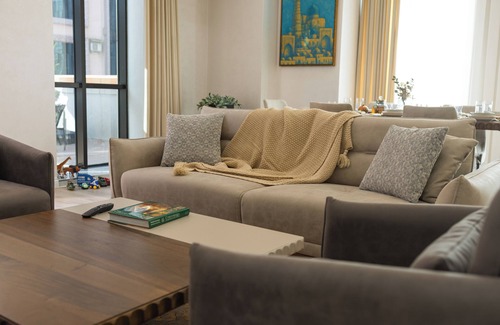 Dushanbe Apartment | Modern Luxe Retreat: City-Centre Living with Stunning Panoramic Deck Views