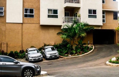 Saint Andrew Apartment | MODERN LUXURY 1BR/1BA/COZY/VIEWS OF KINGSTON