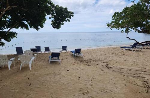 Negril House | Modern Luxury 2-bedroom 2.5-bathroom townhouse