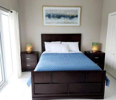 Negril House | Modern Luxury 2-bedroom 2.5-bathroom townhouse