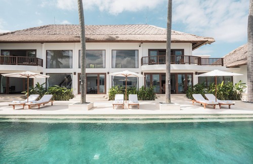 Manggis Villa | Modern Luxury 5 Bdr Ocean front Villa w/Infinity Pool in Candidasa