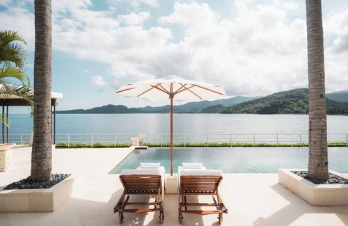 Manggis Villa | Modern Luxury 5 Bdr Ocean front Villa w/Infinity Pool in Candidasa