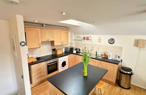 Charlestown Cottage | Modern, luxury and spacious - A great place for family and friends to relax!