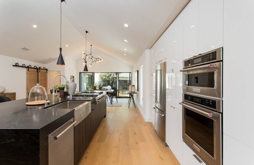 Larchmont House | Modern Luxury Bungalow with a Pool in Larchmont Village