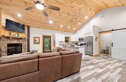 Almond Cabin | Modern Luxury Cabin in Bryson City!