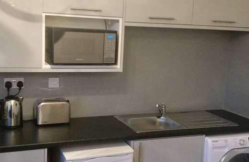 Smethwick Apartment | Modern Luxury Central Apartment
