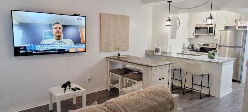 Gainesville Apartment | Modern Luxury Condo - Near UF, Shands & Celebration Pointe