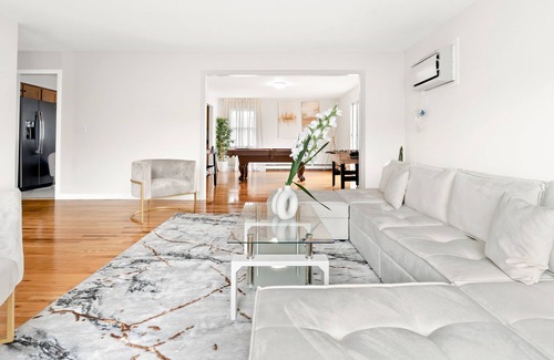 Southeast Yonkers House | Modern Luxury Home w GameRoom & Parking