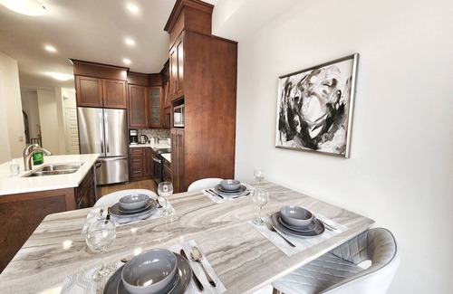 Fonthill House | Modern Luxury Home with Backyard