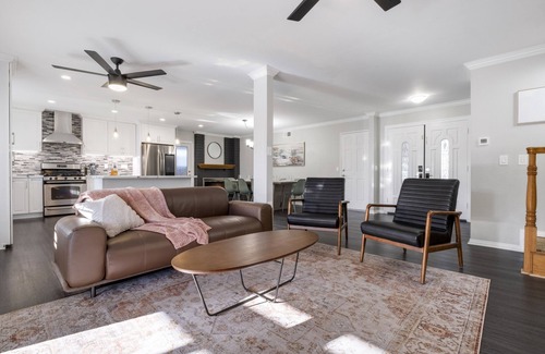 Santee House | Modern Luxury Retreat