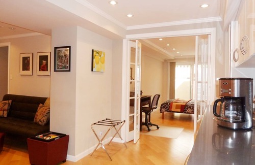 Parkside Apartment | Modern Luxury SanFran Casa Steps From GG Park, Ocean, Stores, Public Transit