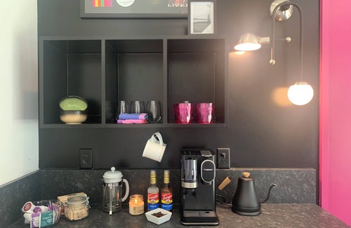 East Raleigh House | Modern Luxury Tiny House w/Private Hot Tub, Spa Shower & Designer Touches