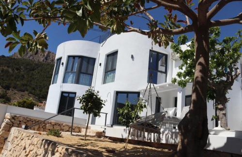 La Canuta Villa | Modern luxury villa Paradise