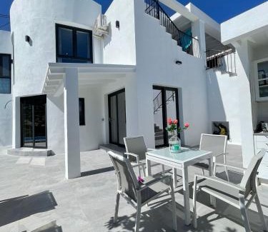 La Canuta Villa | Modern luxury villa Paradise
