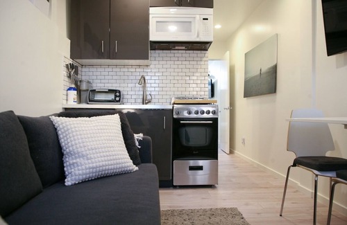 The Strand Apartment | Modern Manhattan Beach House - Steps to the Beach and world class surfing!