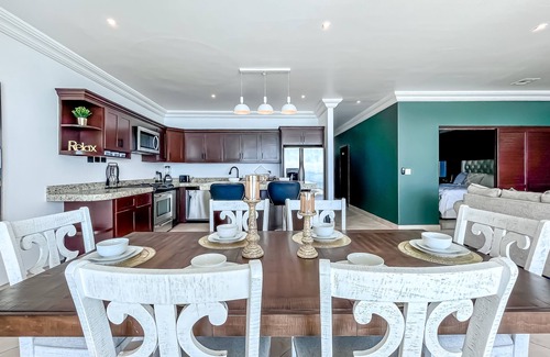Rosarito Condo | Modern-MarYSol Condo-BeachfrontAccess-2BR-Rosarito