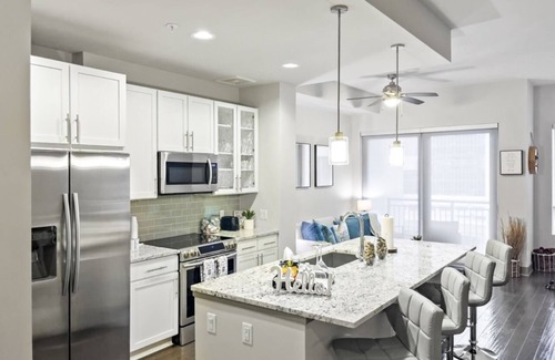 Midtown Condo | Modern Midtown Oasis