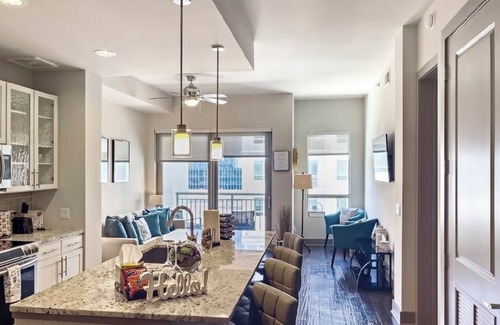 Midtown Condo | Modern Midtown Oasis
