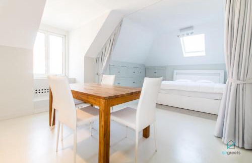Wahring Apartment | MODERN, MINIMALIST FLAT IN VIENNA