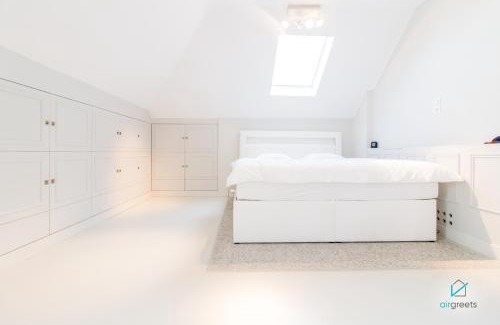 Wahring Apartment | MODERN, MINIMALIST FLAT IN VIENNA