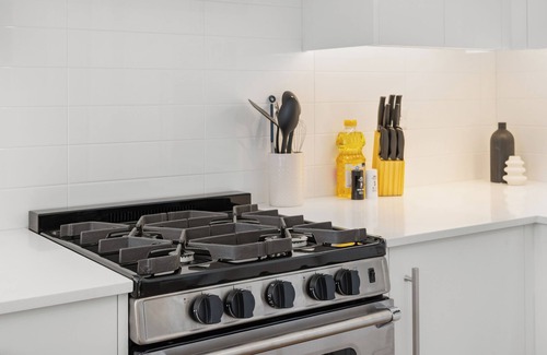 West Springs Apartment | Modern Mondrian Retreat | Patio, Parking, AC