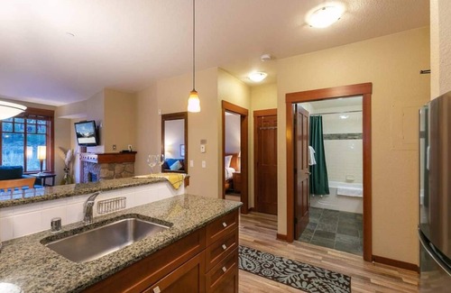 Olympic Valley Condo | Modern Mountain Condo | Steps from Palisades Tahoe Lift + Village!