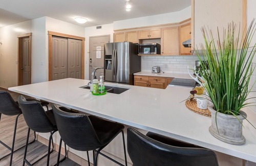 Canmore Condo | Modern Mountain View Condo in Prime Central Location: Bliss at Canmore Crossing!