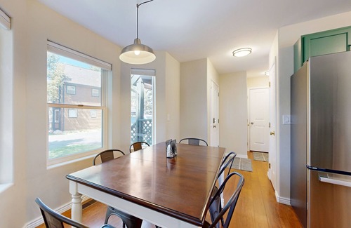 Edwards House | Modern, mountain-view townhome with fireplace & W/D - walk to Riverwalk & park