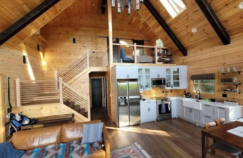 Bergton Cabin | Modern Mountaintop Log Home with Amazing Views!