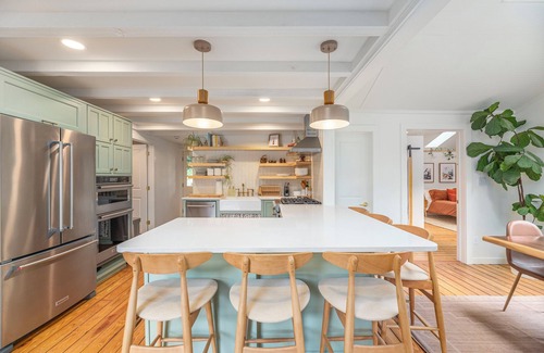 Alexander House | Modern Nature Retreat w/Creek Access + Hot Tub