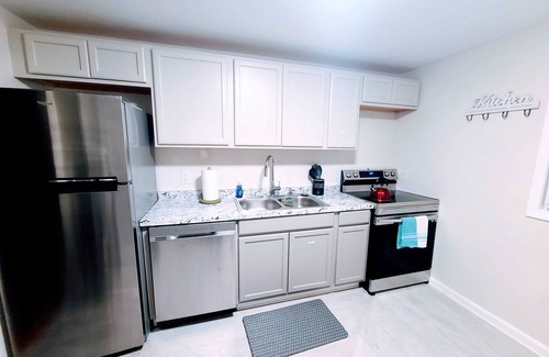 Syracuse Apartment | Modern NEW Designer 2 BR Unit - Near University/Hospitalsn