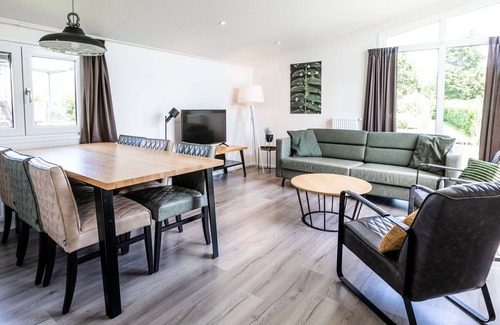 Lageweg Ski Chalet | Modern Chalet Only 18 km. From Rotterdam
