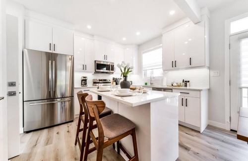 Jasper Place House | Modern Nordic Escape, 3BR Near WEM & DT, AirCon & Fireplace, Wifi, Sleeps 6!