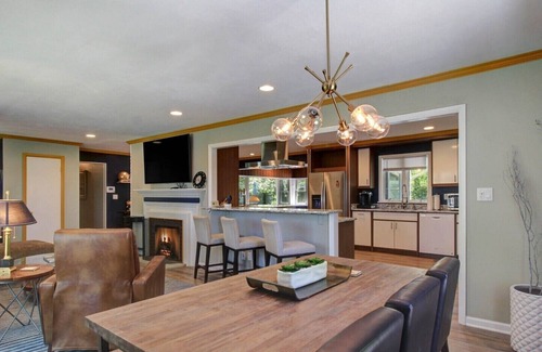 Wooded Estates House | Modern Notre Dame Get Away! EV Charger (1614)