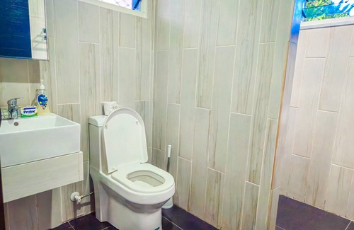 Apia House | Modern Oasis, Lelata | 4BR, Free-Wifi, Gym, Netlix, Aircon